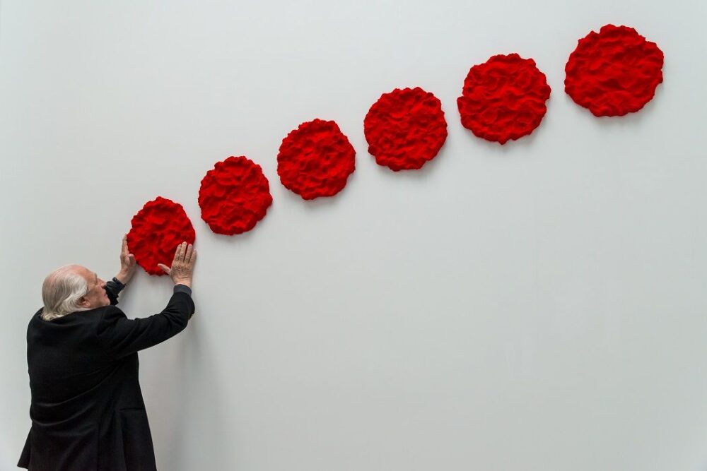 Pino Pinelli: vita, opere e ricerca del maestro della Pittura Analitica