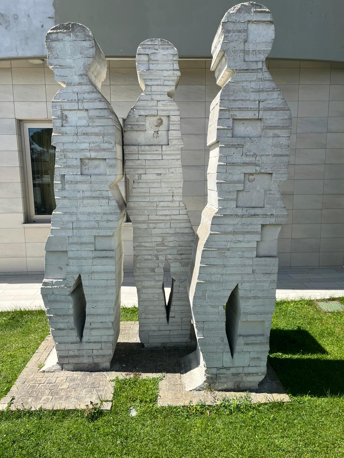 Senza titolo - Scultura in cemento - Vittorio Messina