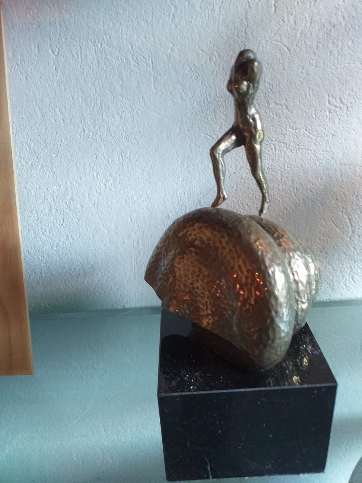 Salvador Dalí - Mujer desnuda en la escalera. Homenaje a Marcel Duchamp