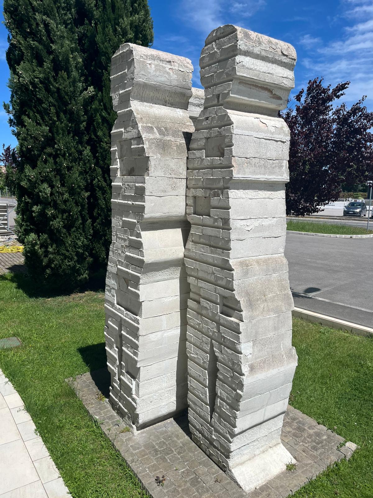 Senza titolo - Scultura in cemento - Vittorio Messina