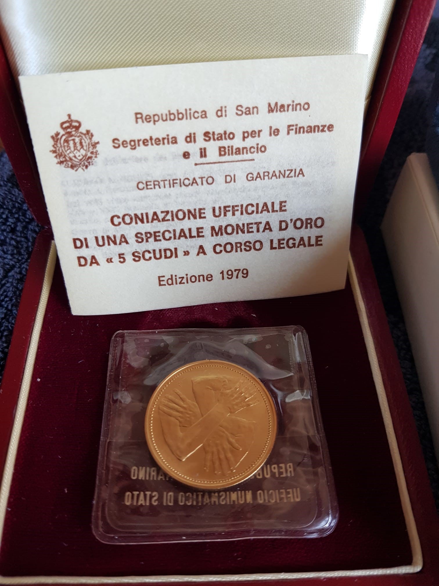 Coniazione ufficiale moneta d'oro da cinque scudi a corso legale - Repubblica di San Marino