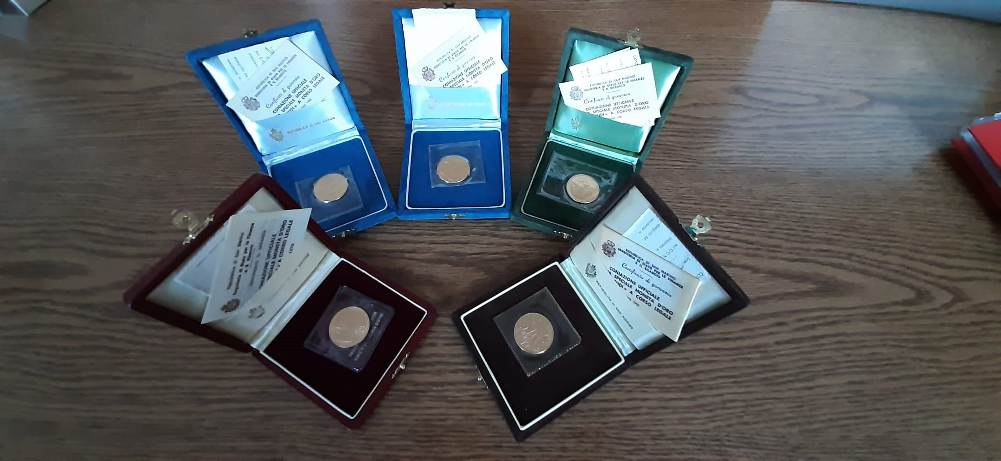 Official minting of a legal tender five-scudi gold coin - Republic of San Marino
