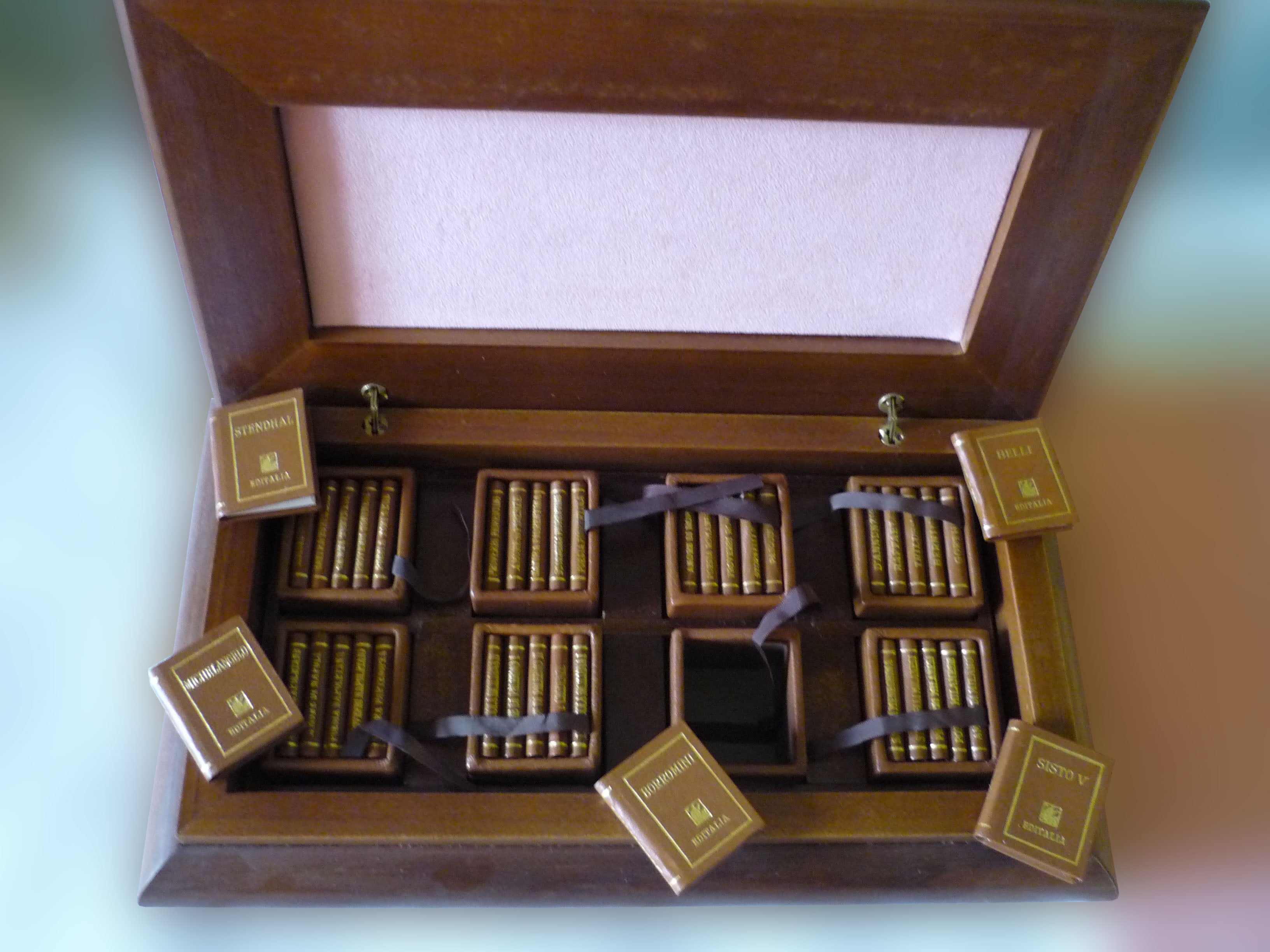 Corpo quattro libri d'arte in miniatura - Editalia