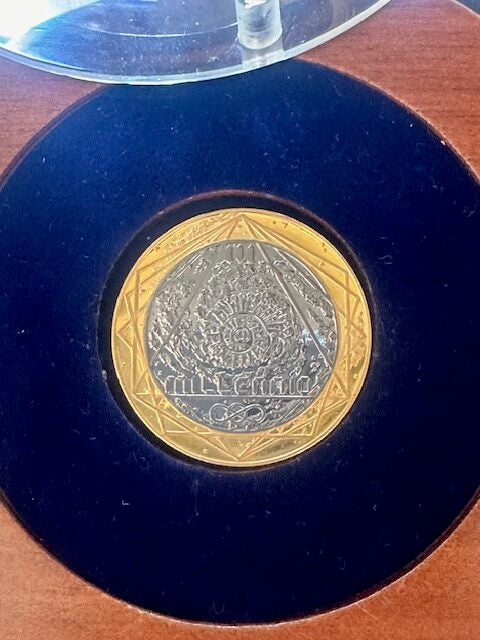 Titania (Emissione celebrativa del 2000) - Istituto Poligrafico e Zecca dello Stato.