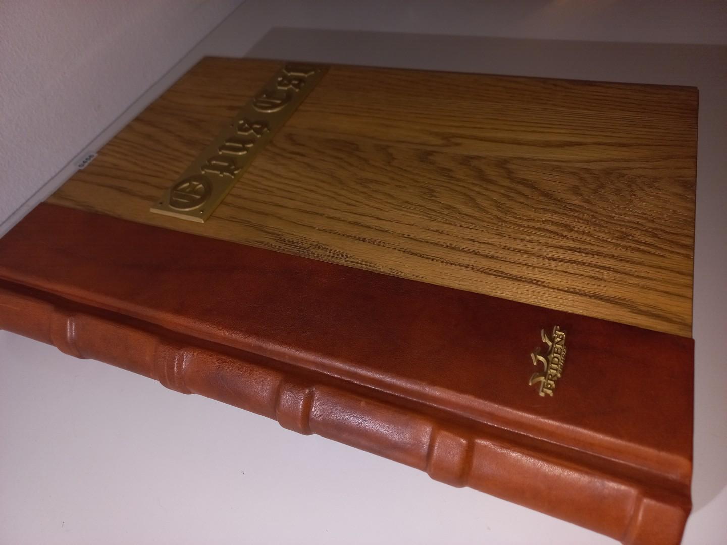 Códigos estatutarios en miniatura Opus Est, siglos XIV-XV - Archivo Estatal de Bolonia