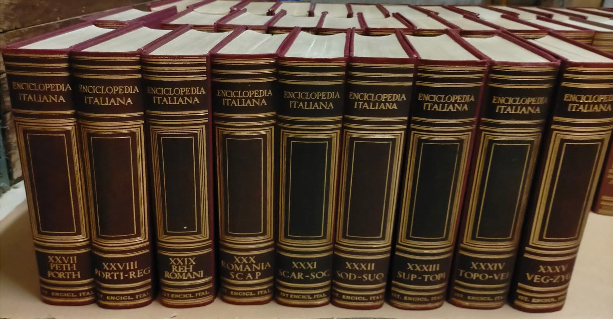 Italian Encyclopedia (36 Volumes), Science, Literature, and Arts (5 Volumes) - Treccani