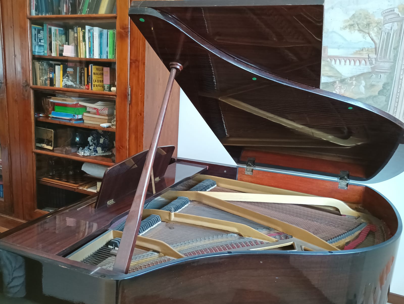 Piano de cola con banco de cuero - Bluethner