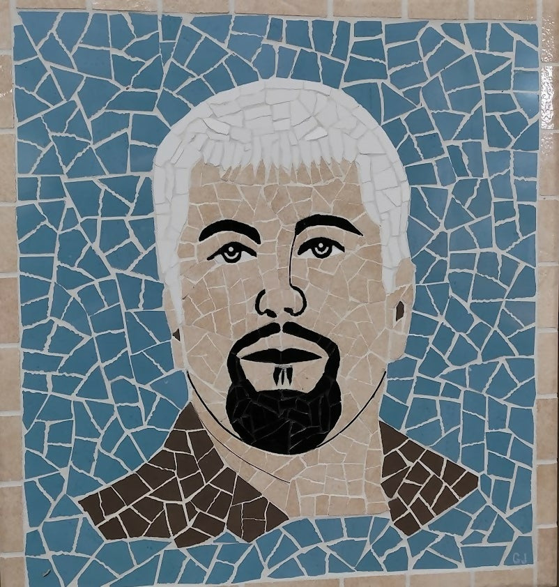 Mosaico su compensato di Giambattista Iuso con ritratto di Pino Daniele