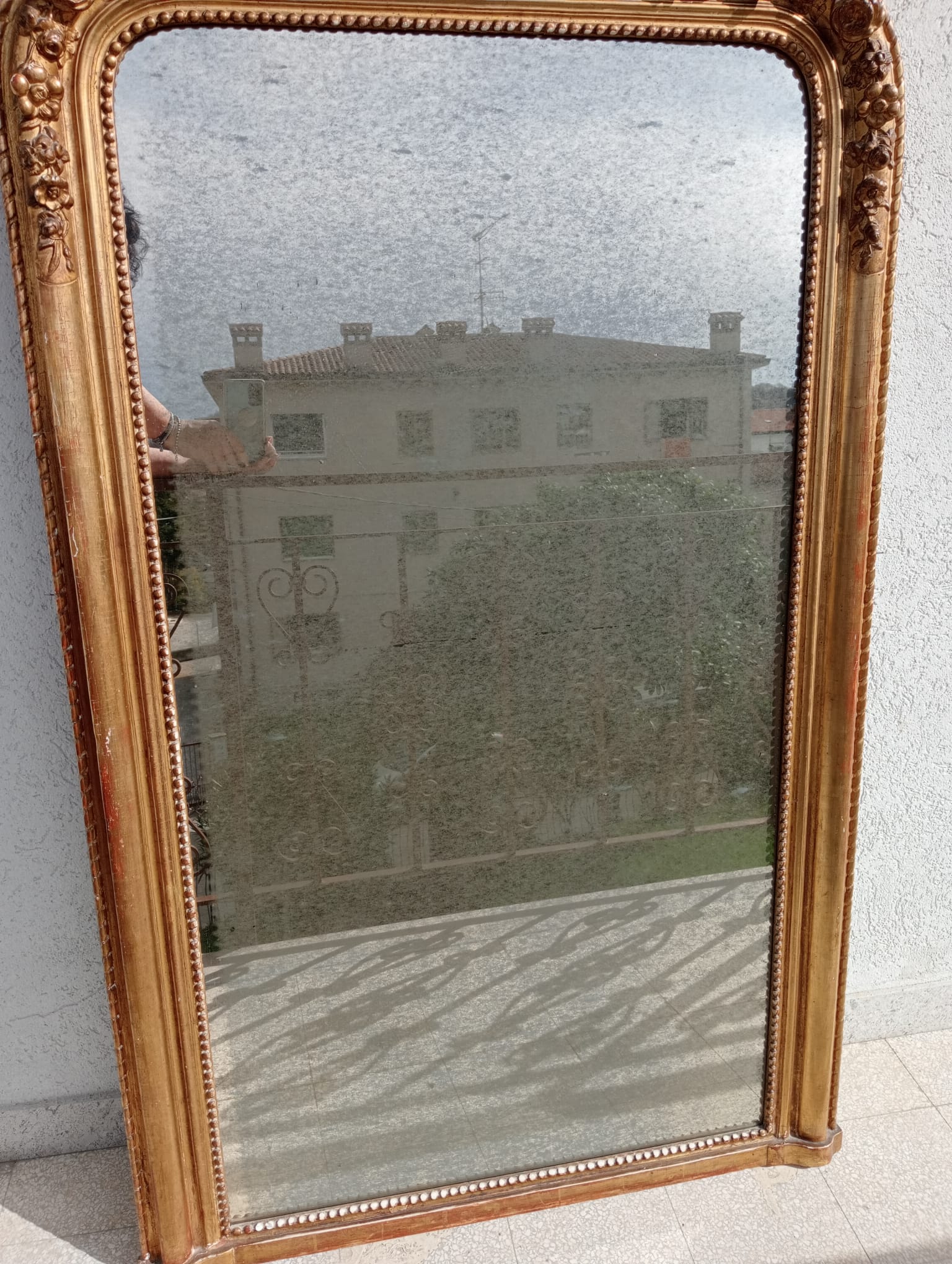 Specchiera francese in legno di pregio intagliato