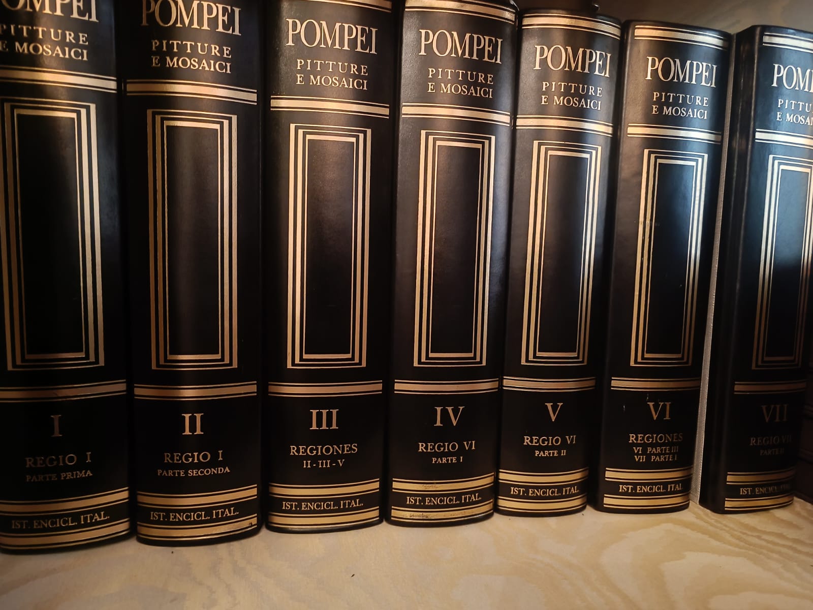 Pompeii Paintings and Mosaics - Treccani (10 Volumes)