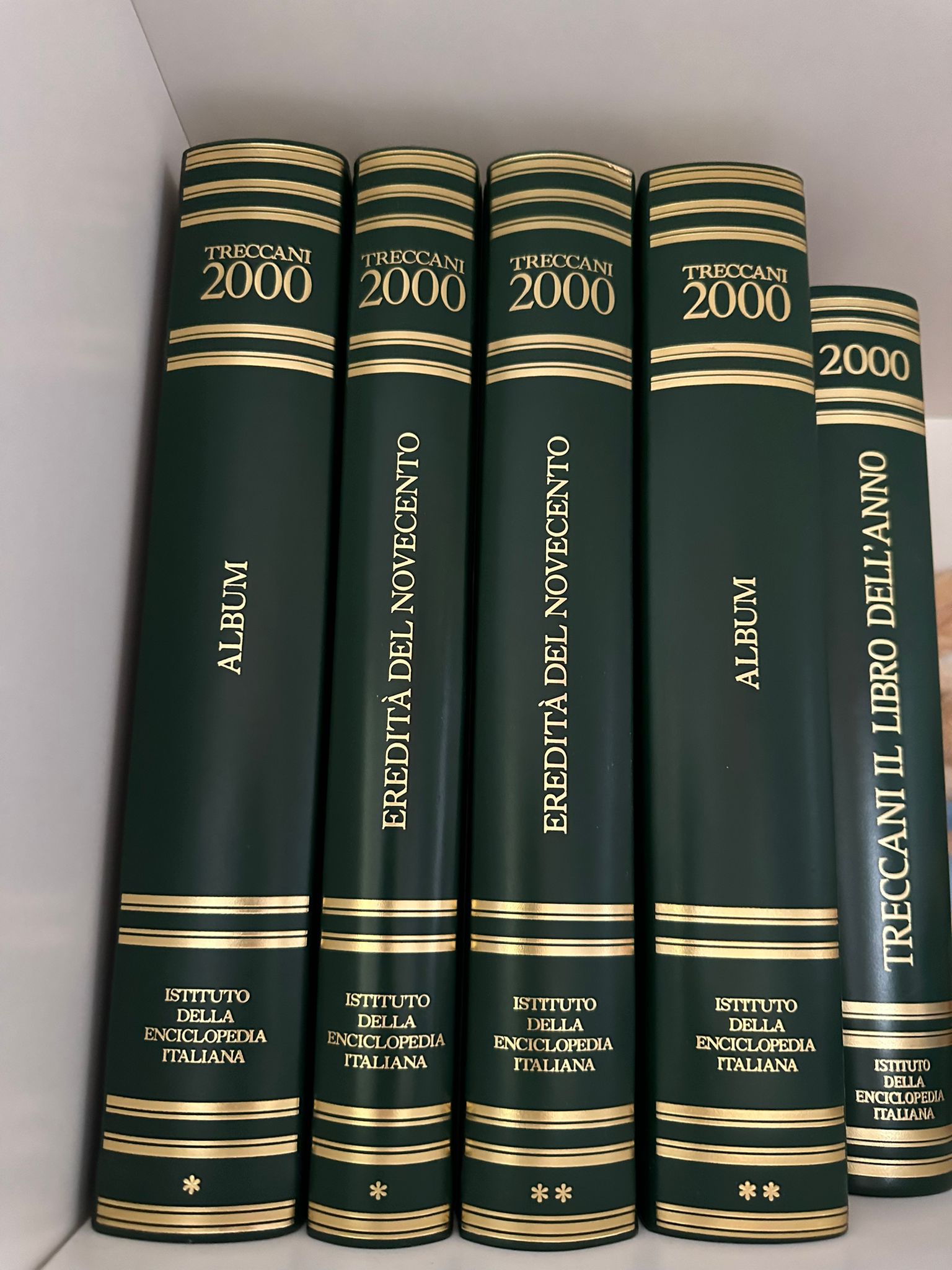 Il libro dell'Anno 2000 - Treccani