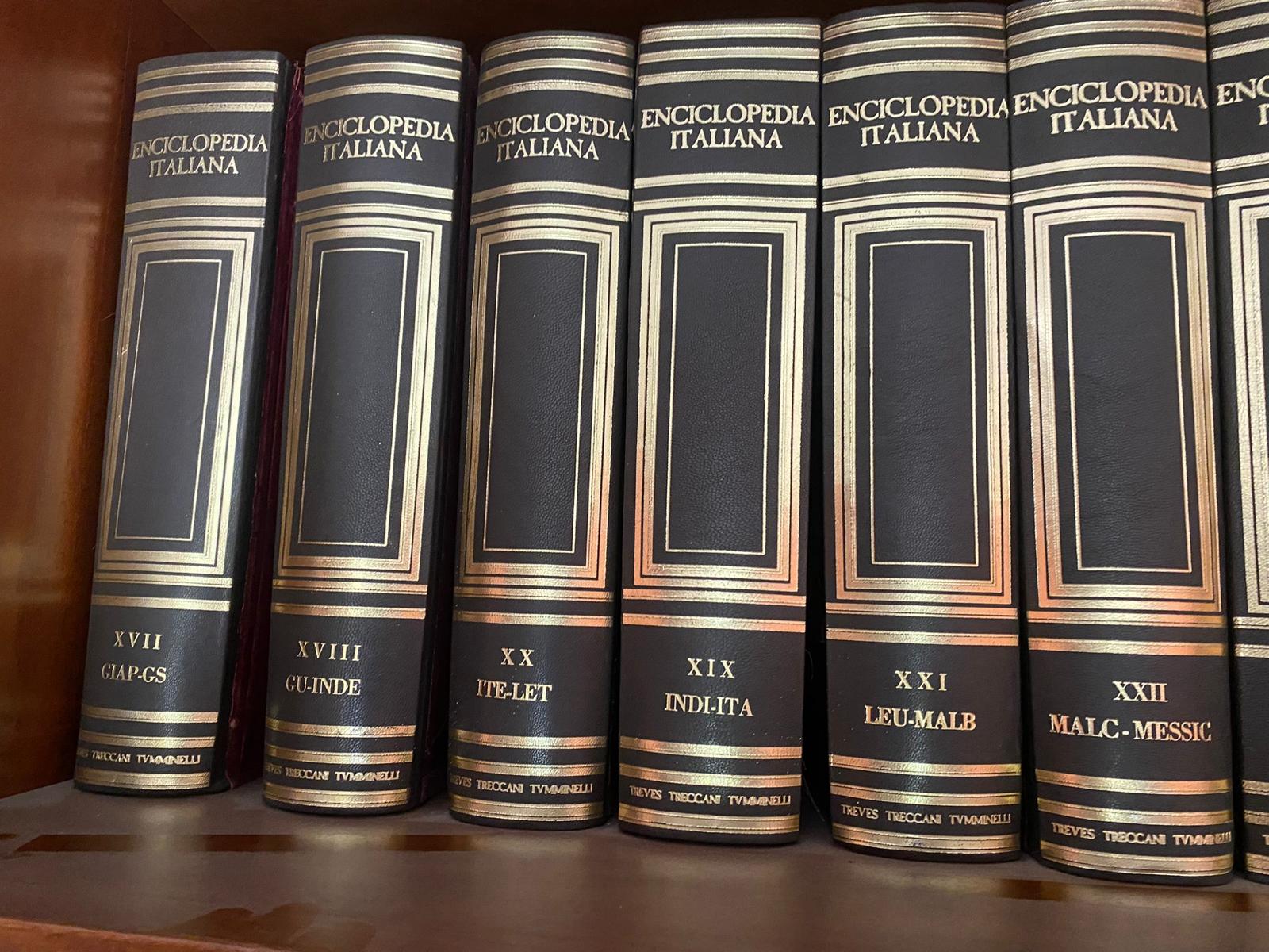 Enciclopedia Italiana di scenze , letteratura ed arti Treccani 1° edizione  (54 Volumi)