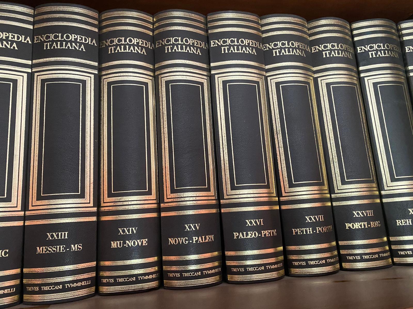Enciclopedia Italiana di scenze , letteratura ed arti Treccani 1° edizione  (54 Volumi)