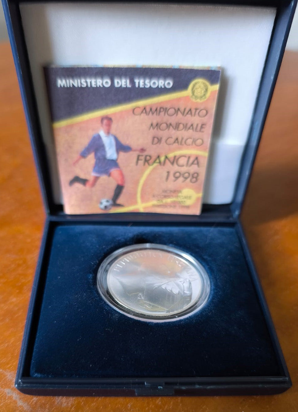 Commemorative coin for the World Cup in France - Ministry of the Treasury