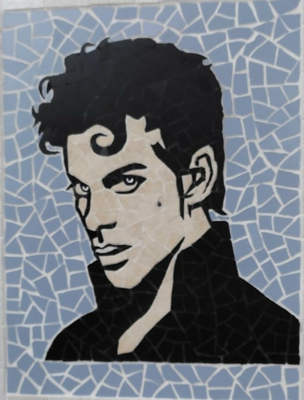 Mosaico su compensato di Giambattista Iuso con ritratto pop di Prince