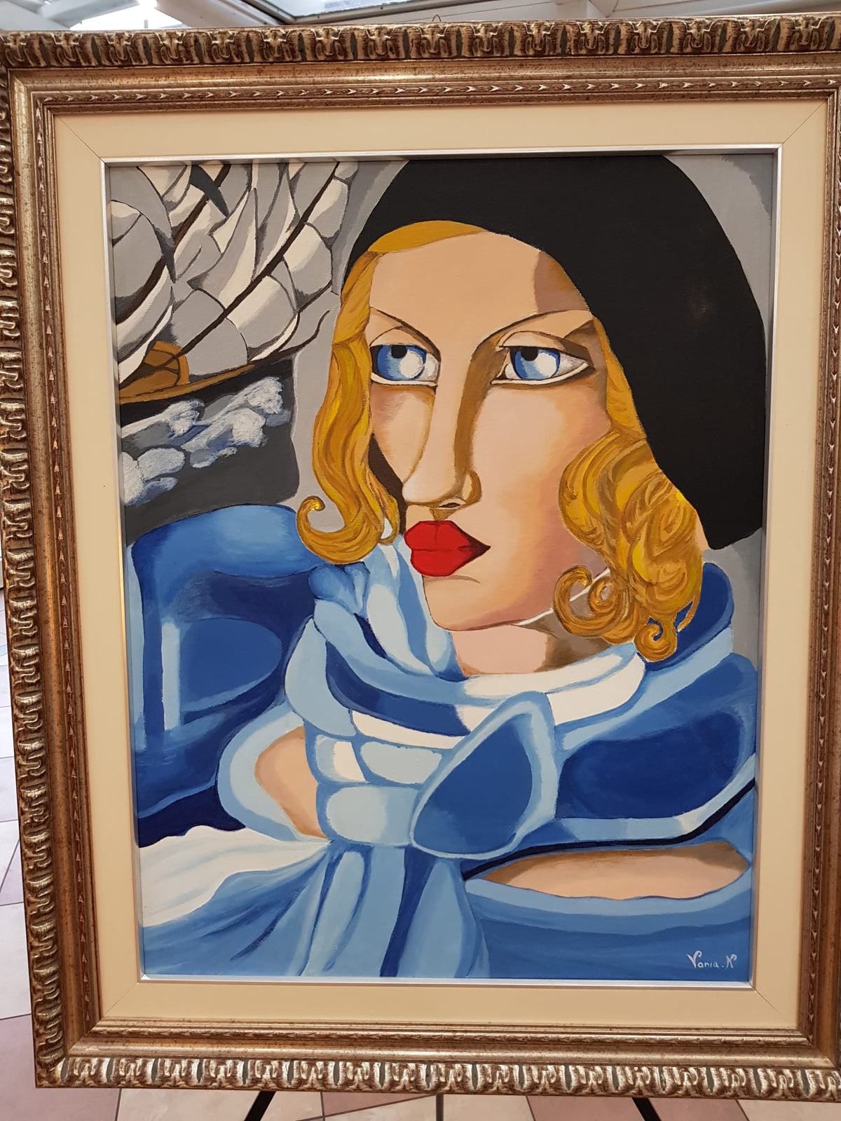 Donna con la sciarpa blu