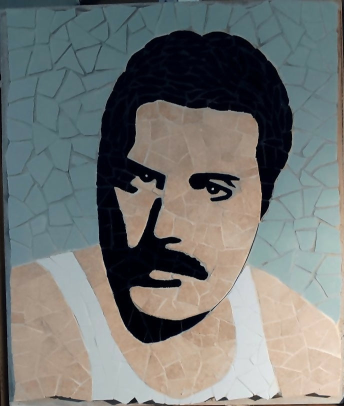 Mosaico su compensato di Giambattista Iuso con ritratto di Freddie Mercury