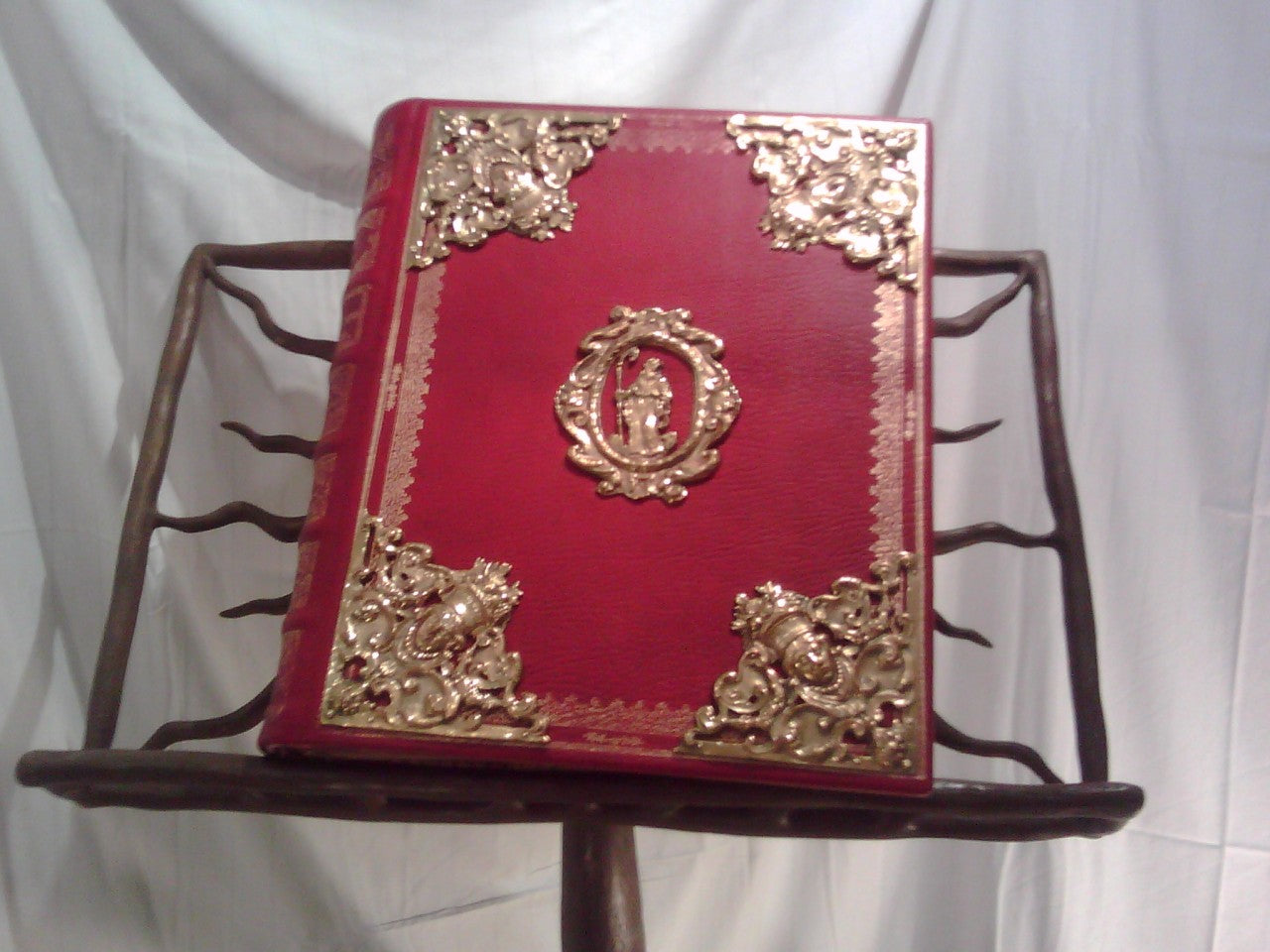 Bibbia di San Paolo fuori le mura (Editalia), Leggio dell'Amore di Gino Giannetti