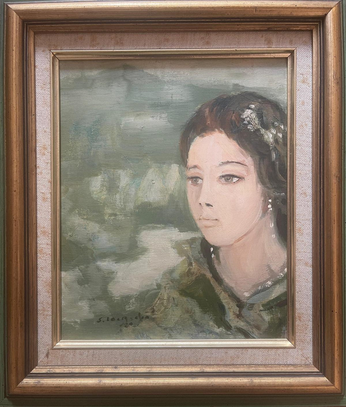 WOMAN'S FACE